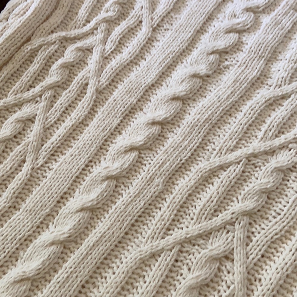 Knitted ivory throw never used